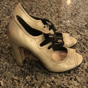 Unique Prada pumps/heels